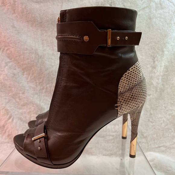 Rachel Roy beautiful khaki green open toe 4” snake skin heel and leather shoes - Picture 1 of 4
